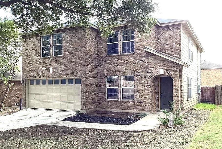 San Antonio House: 1247 Hunters Plane