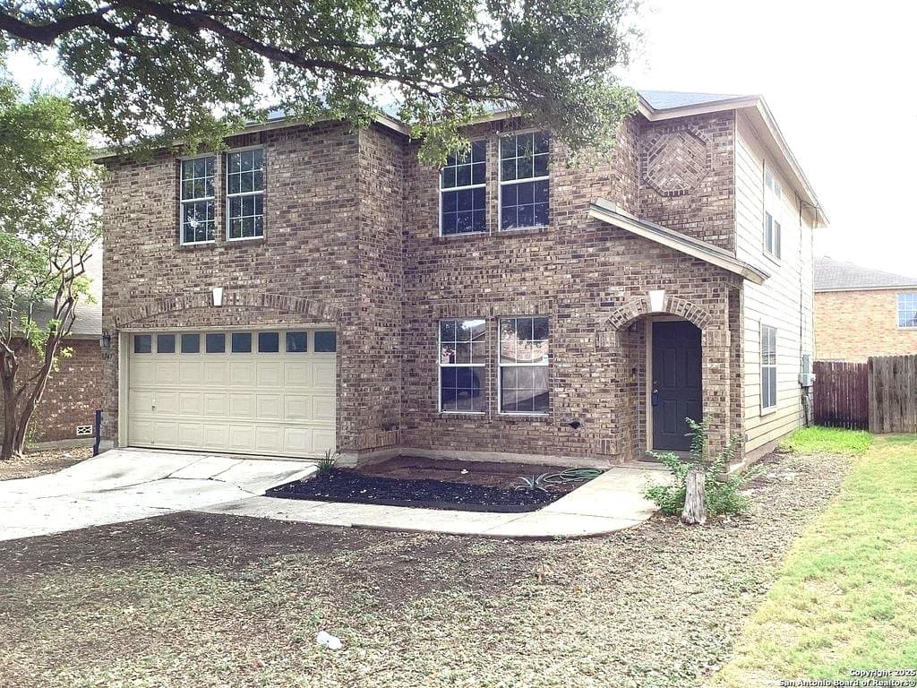 San Antonio House: 1247 Hunters Plane