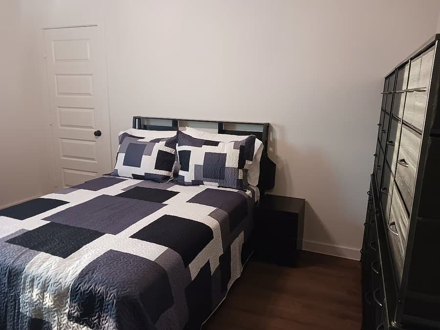 Midland Single Room: 2049 Dove Ave