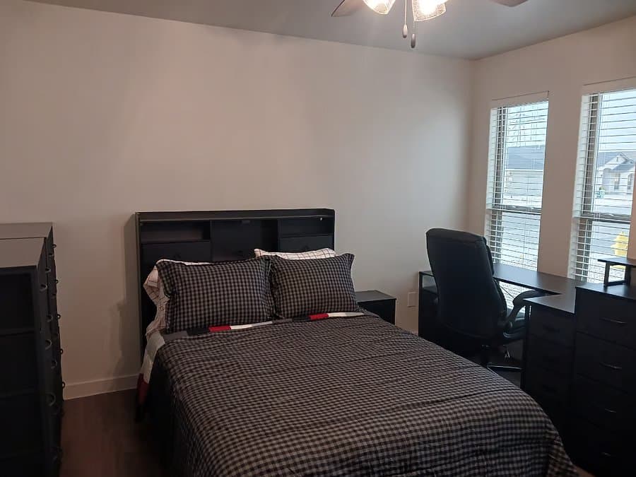 Midland Single Room: 2049 Dove Ave