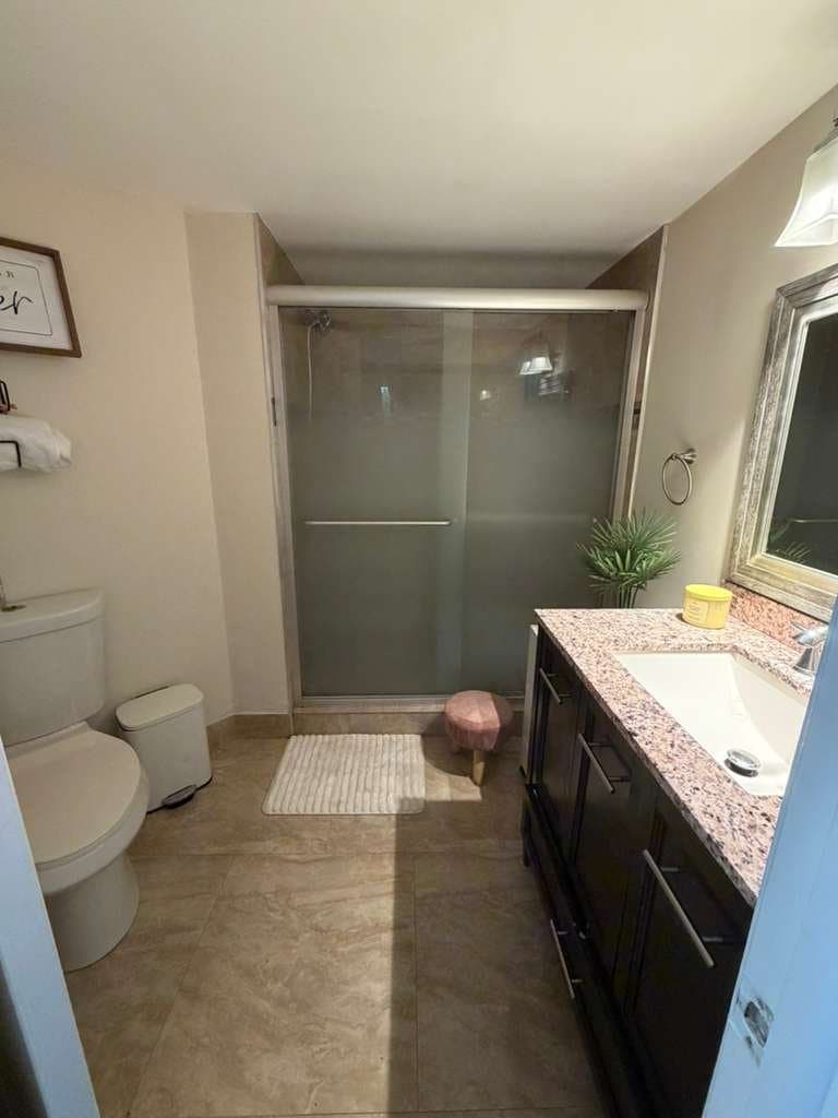 Miami Condo: 94 Fontainebleau Blvd