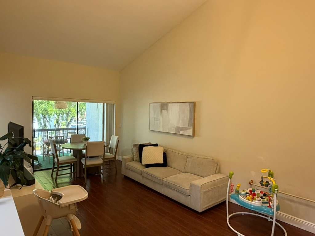 Miami Condo: 94 Fontainebleau Blvd
