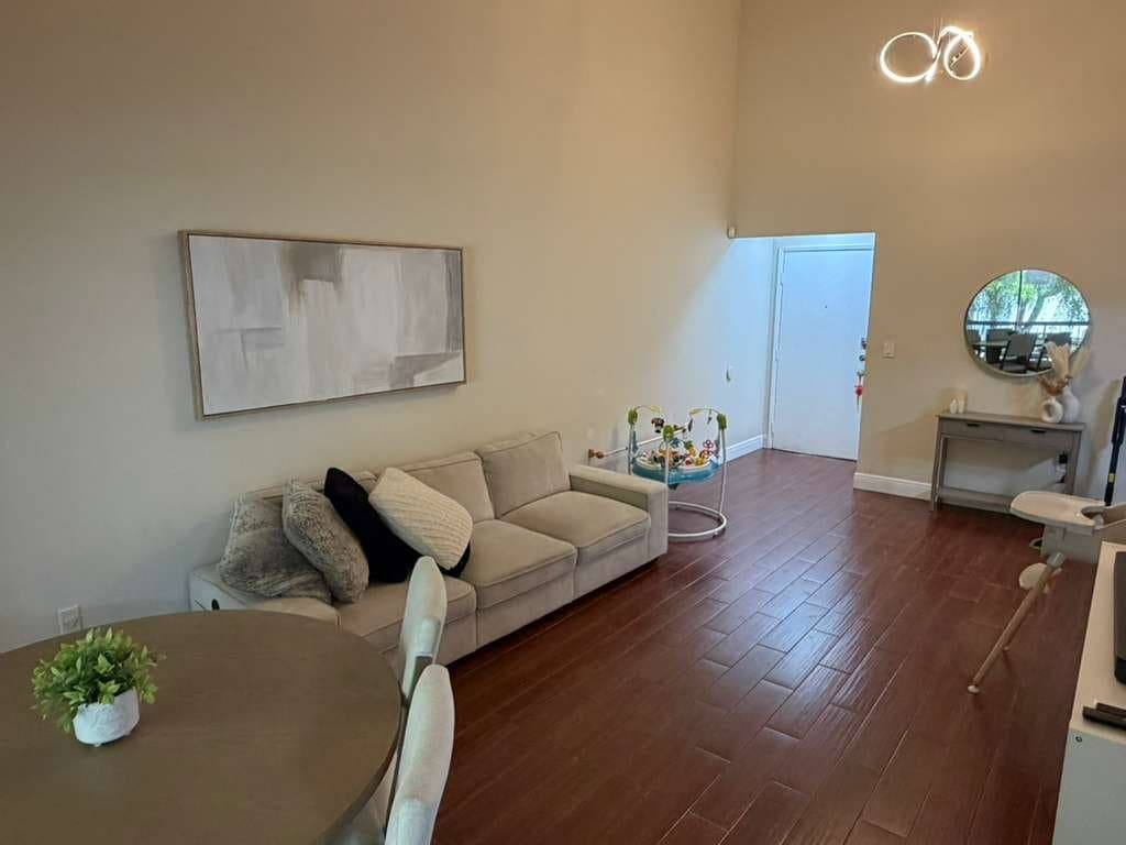 Miami Condo: 94 Fontainebleau Blvd