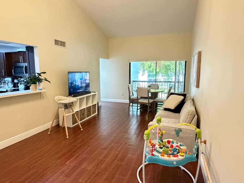 Miami Condo: 94 Fontainebleau Blvd