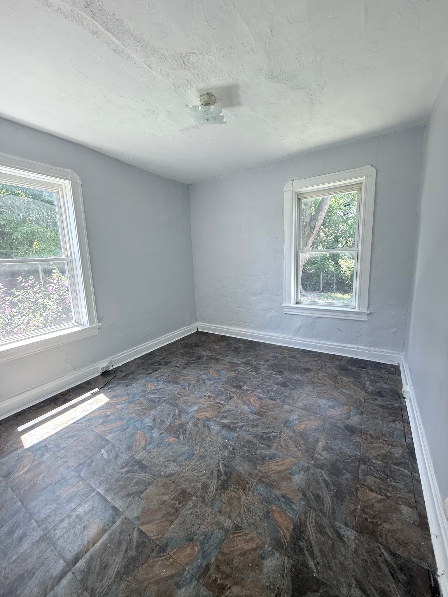 Saint Louis House: 4012 Penrose St