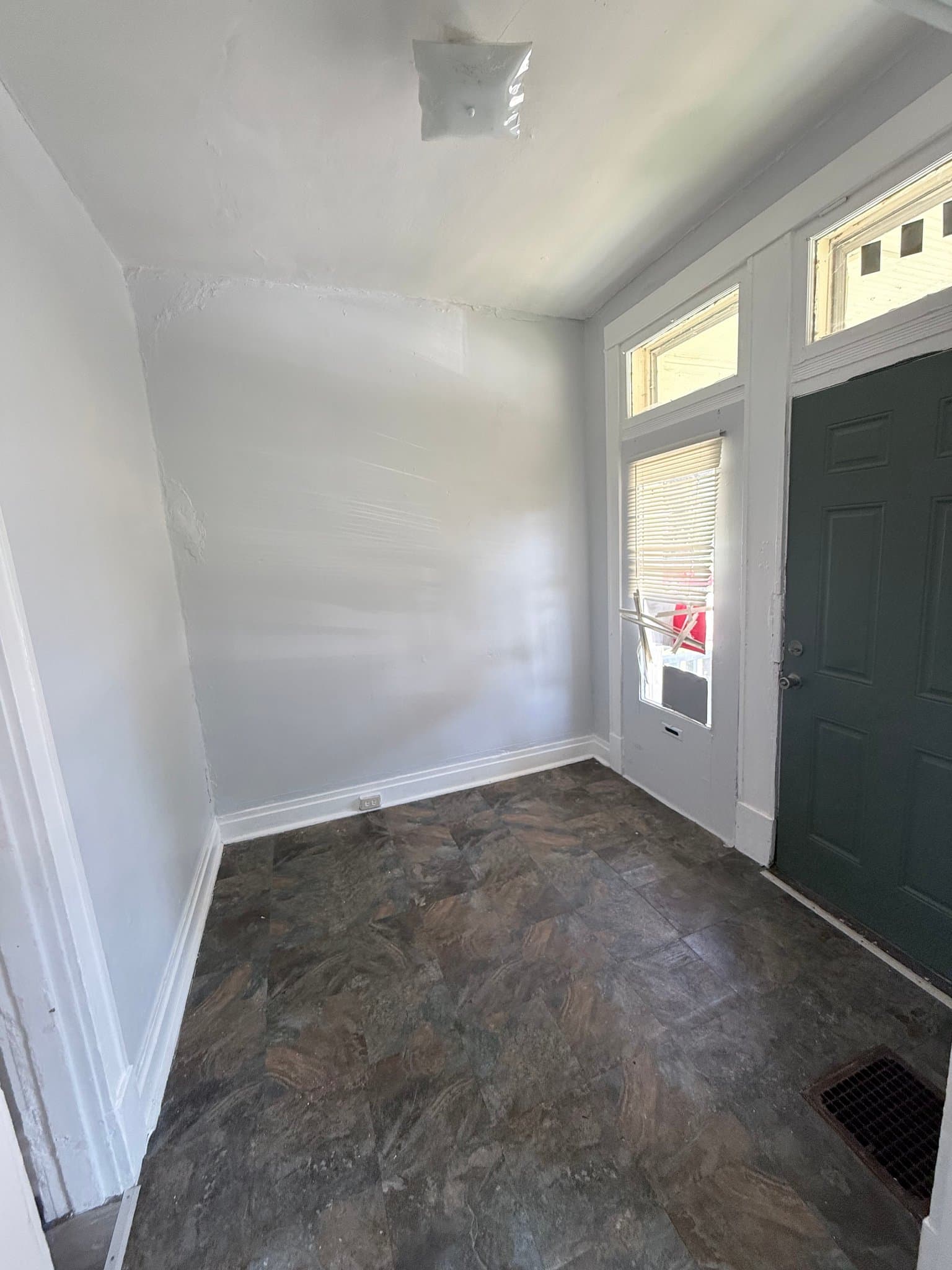 Saint Louis House: 4012 Penrose St