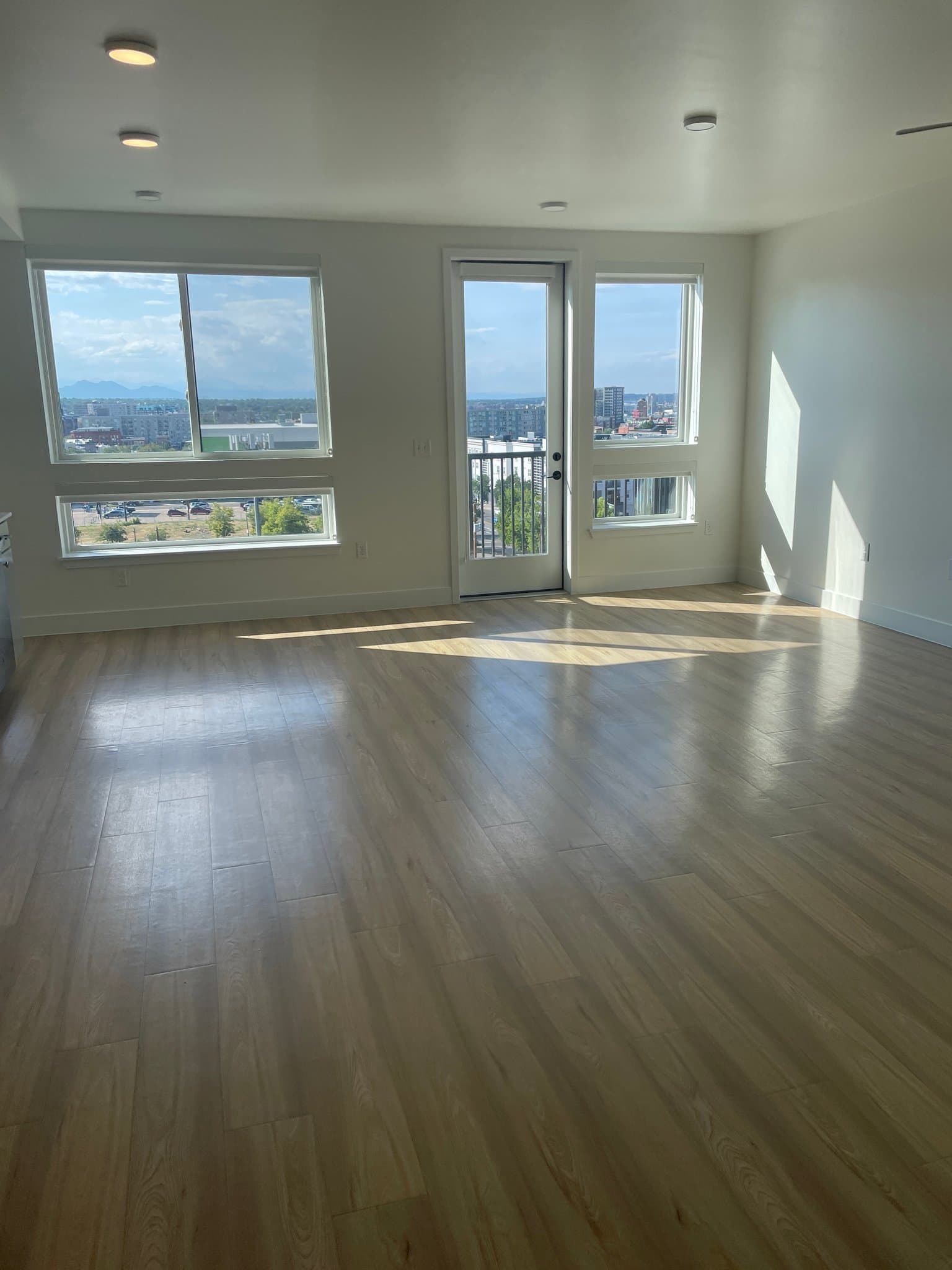 Denver Single Room: 600 Park Avenue West