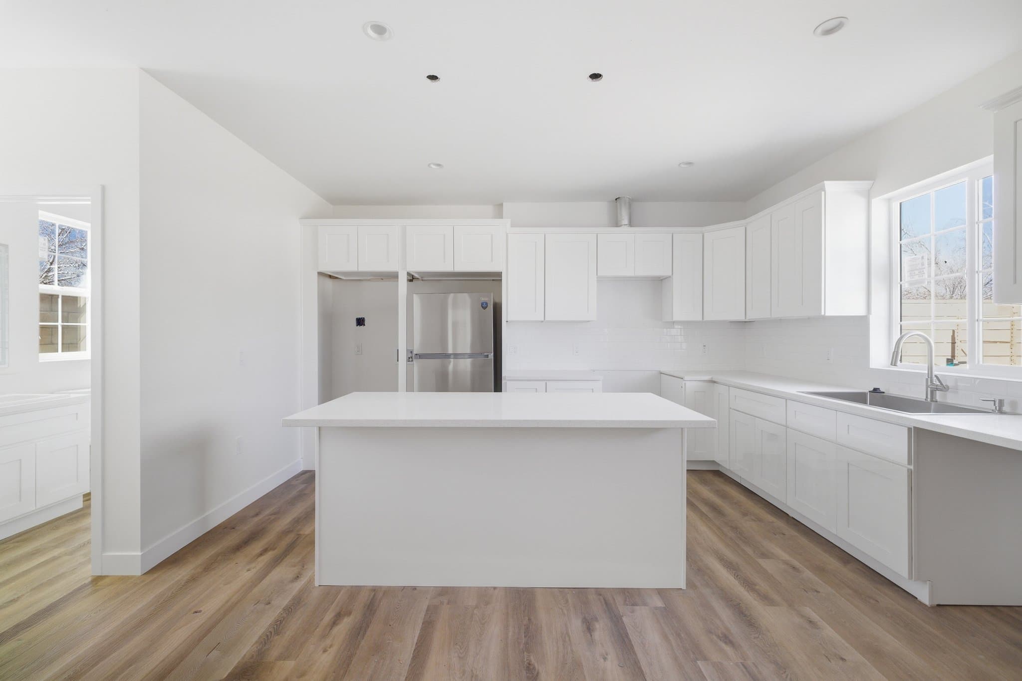 Lancaster House: 43022 6th St E