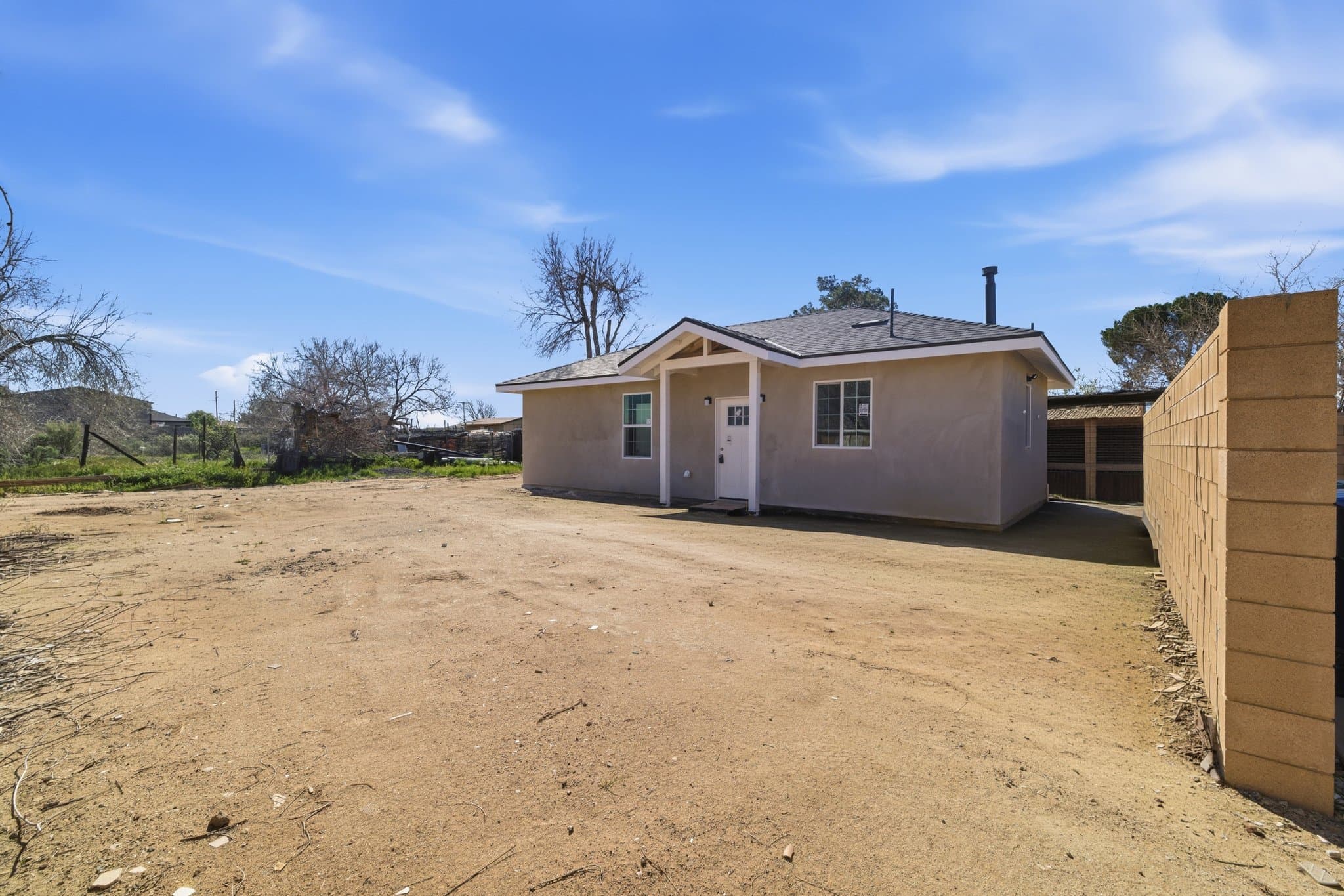 Lancaster House: 43022 6th St E