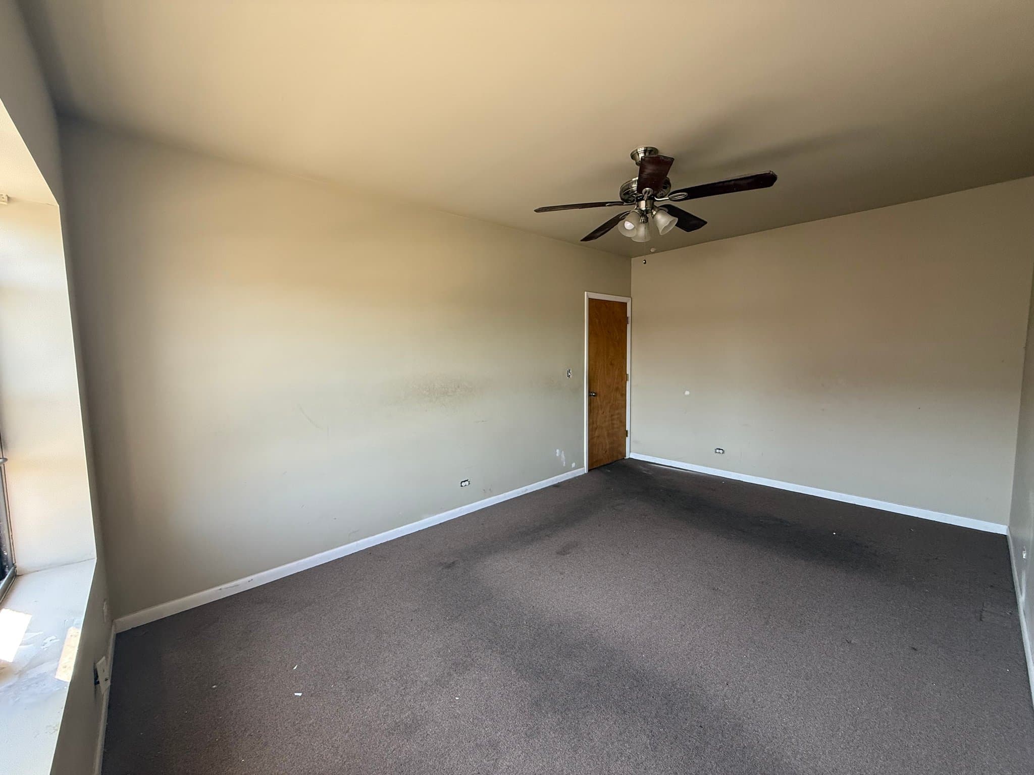 Chicago Apartment: 1904 E 79th St