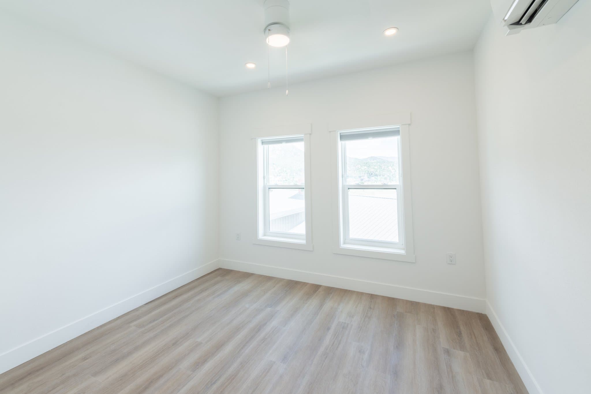 Buena Vista Apartment: 560 - 564 Carbonate St