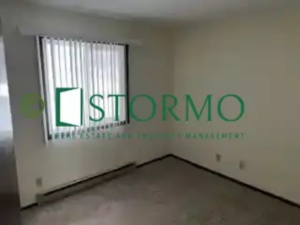 Elk River Apartment: 365 Baldwin Ave NW