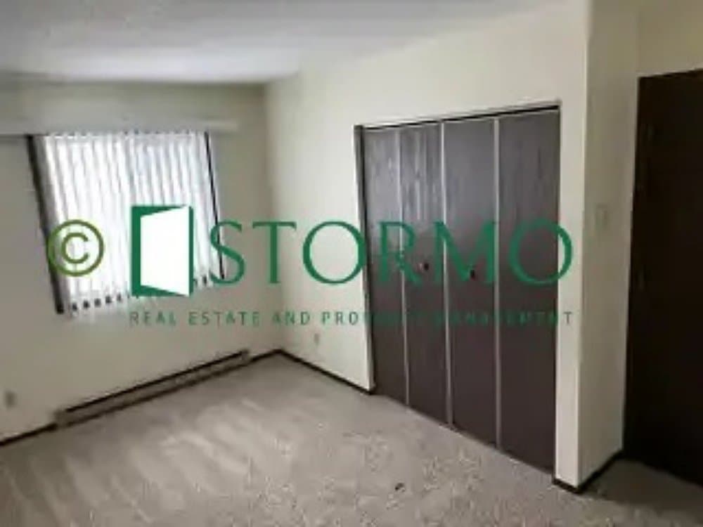 Elk River Apartment: 365 Baldwin Ave NW