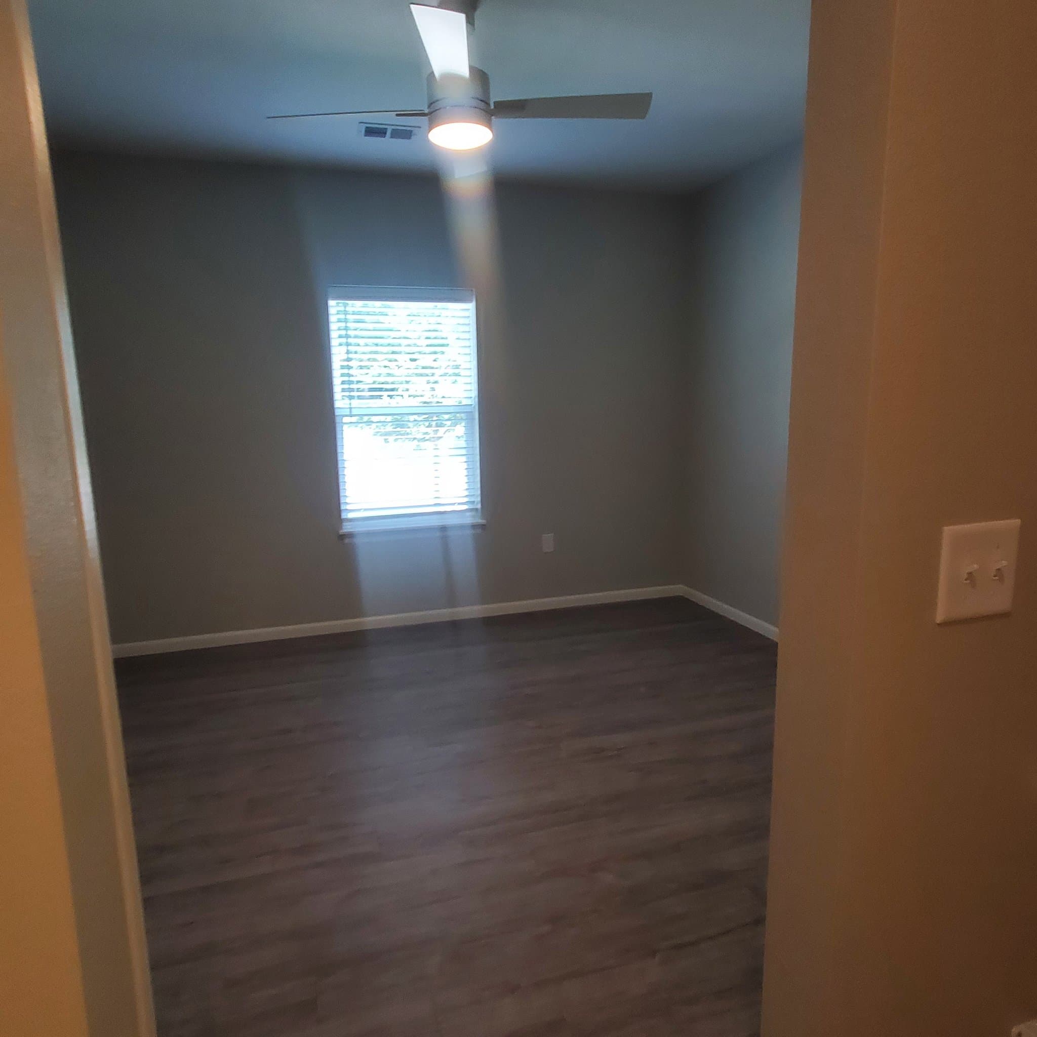 springfield Single Room: 2025 W GRAND