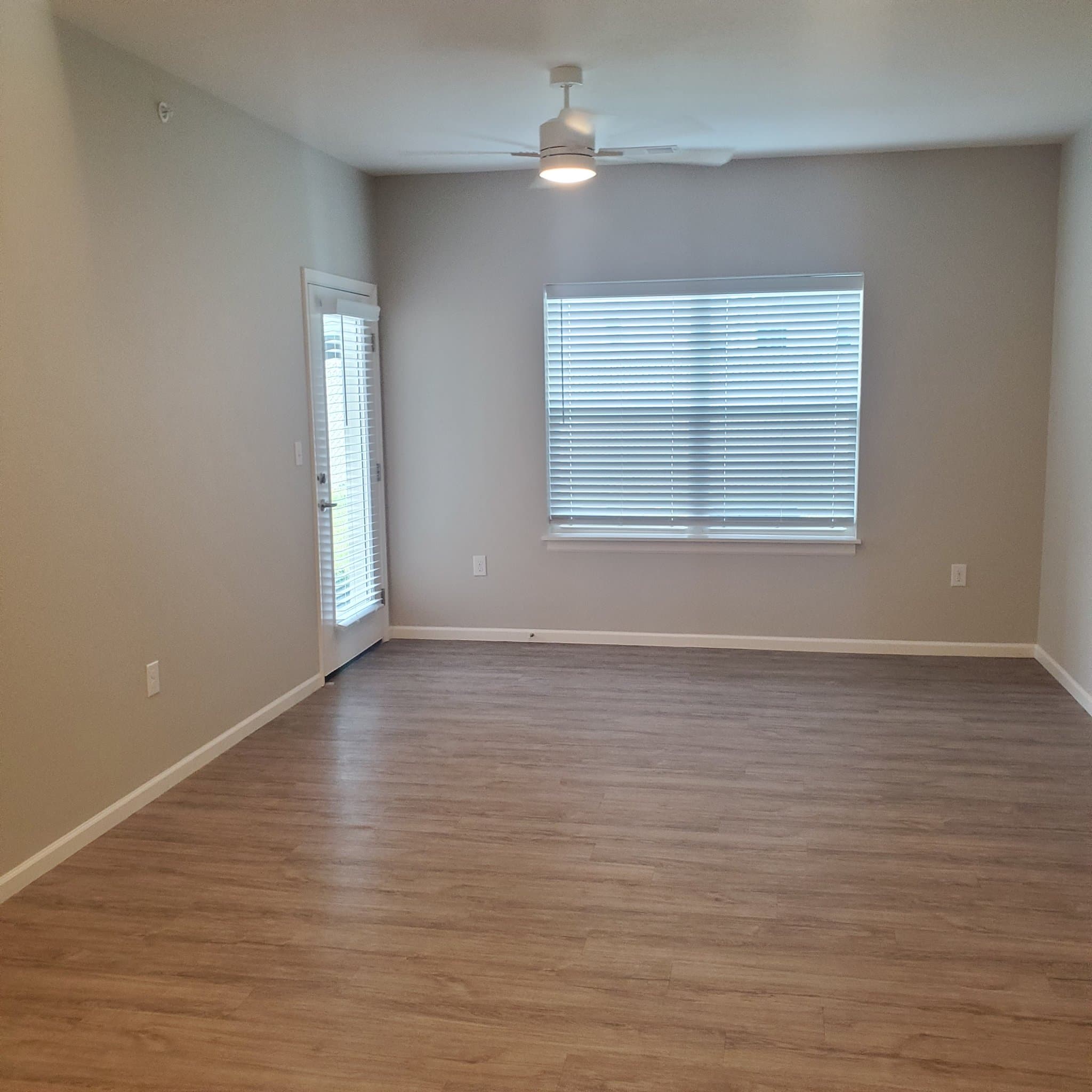 springfield Apartment: 2025 W GRAND