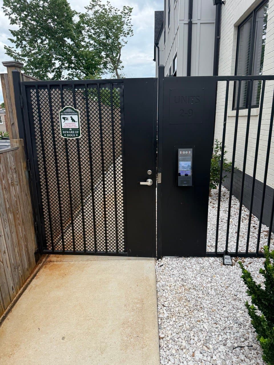 Washington Condo: 217 16th St NE