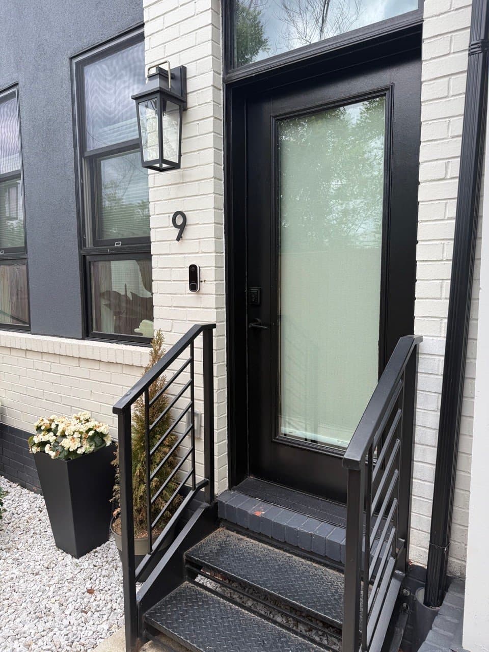Washington Condo: 217 16th St NE