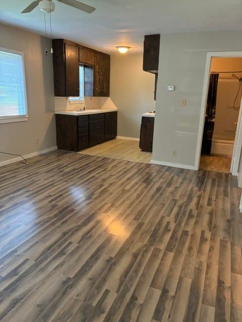 Lexington House: 112 W Beech St