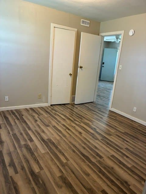 Lexington House: 112 W Beech St
