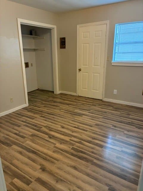 Lexington House: 112 W Beech St