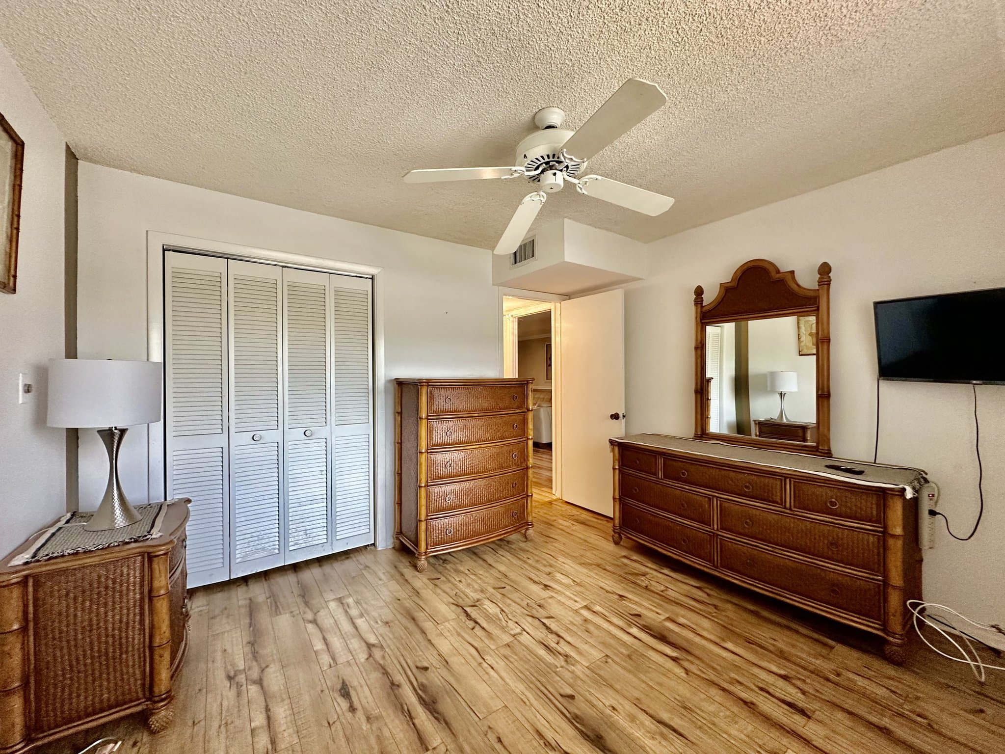 NAPLES Condo: 5467 RATTLESNAKE HAMMOCK RD