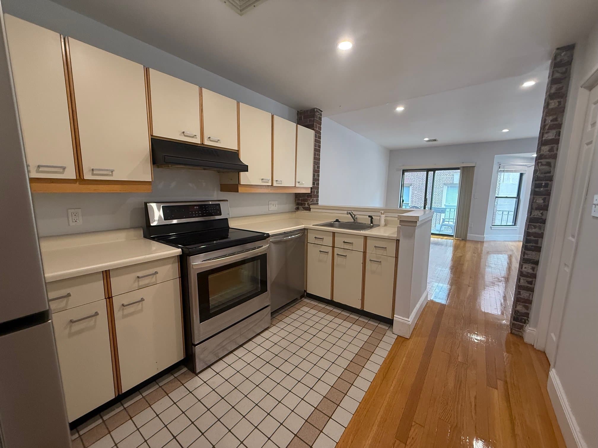 Boston Condo: 40 Worcester Sq