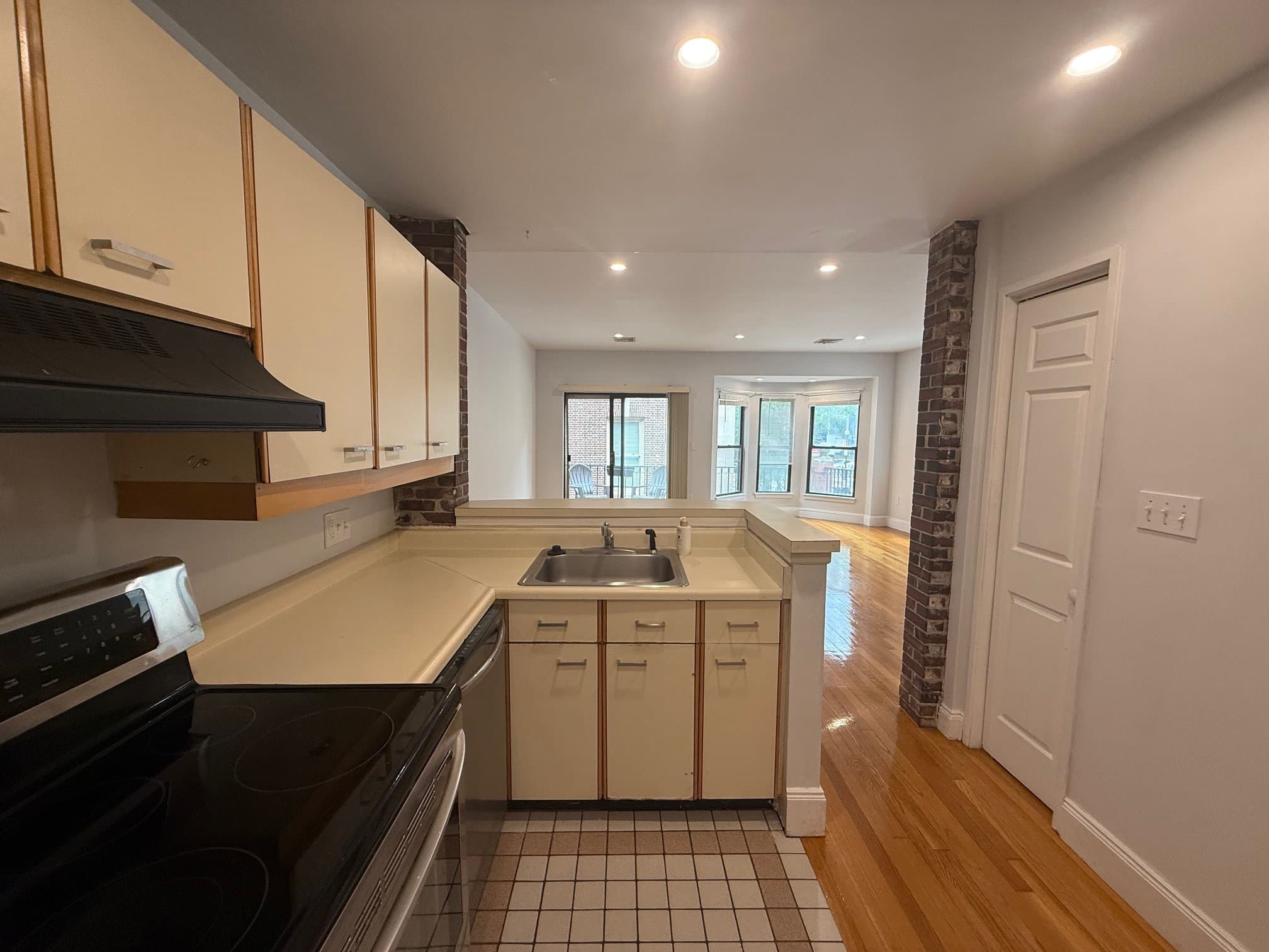 Boston Condo: 40 Worcester Sq