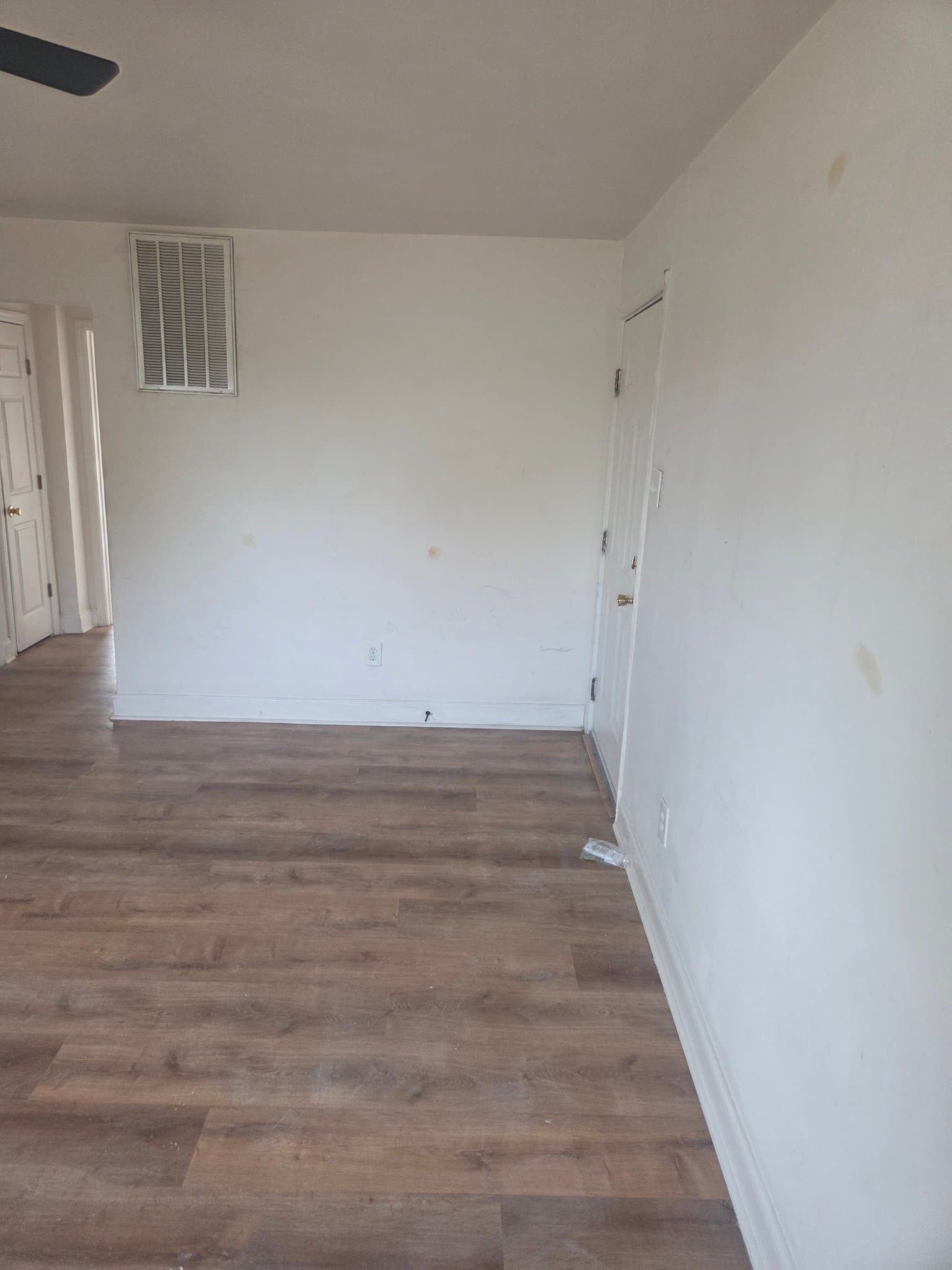 North Charleston House: 2053 Marsia Ln