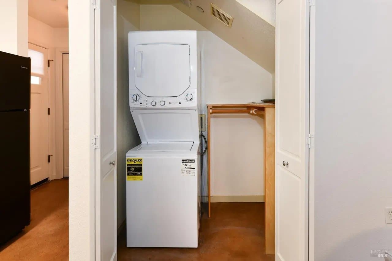 Napa Townhome: 130a Valley Oak Dr