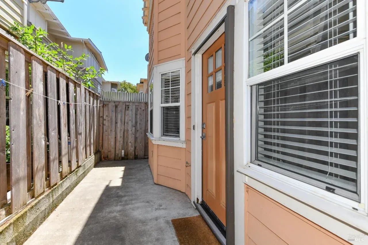 Napa Townhome: 130a Valley Oak Dr