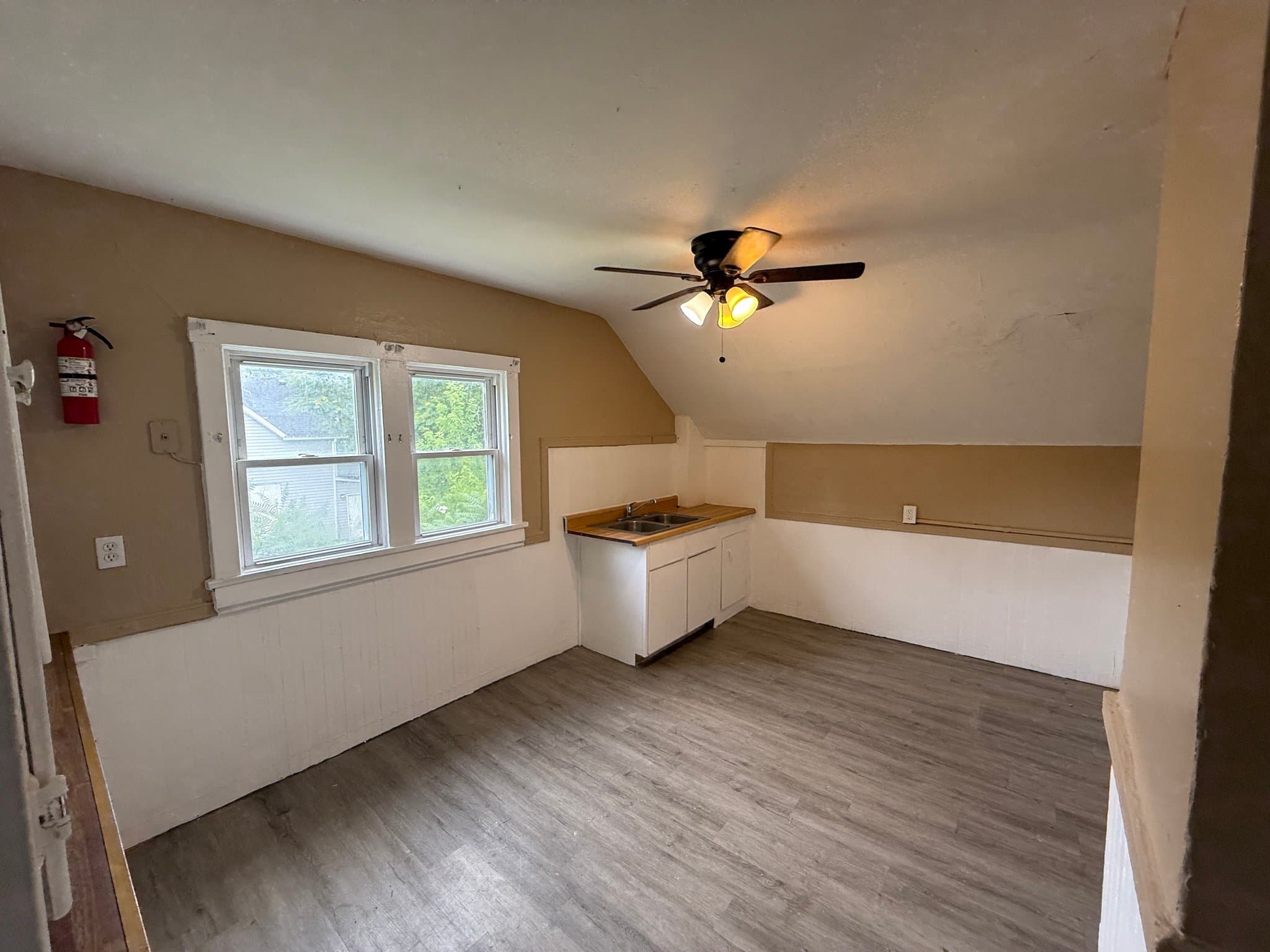 Lorain Multiplex: 522 W 23rd St