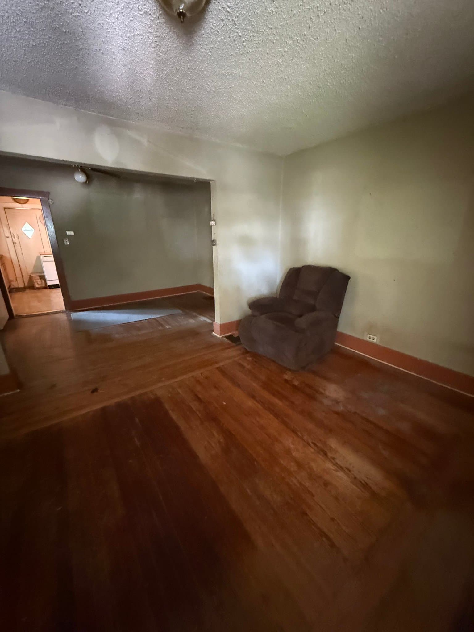 Decatur House: 2081 N College St