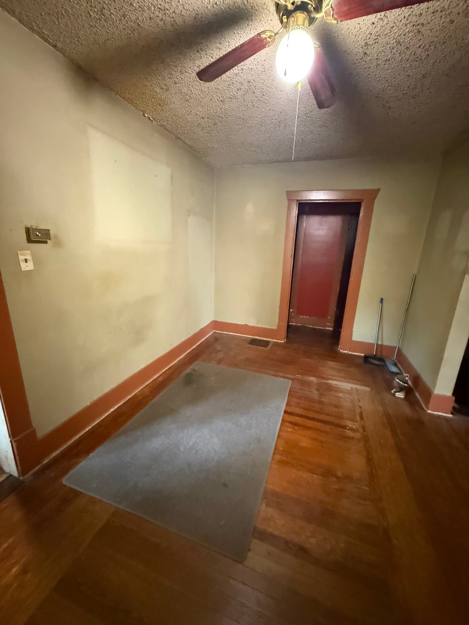Decatur House: 2081 N College St