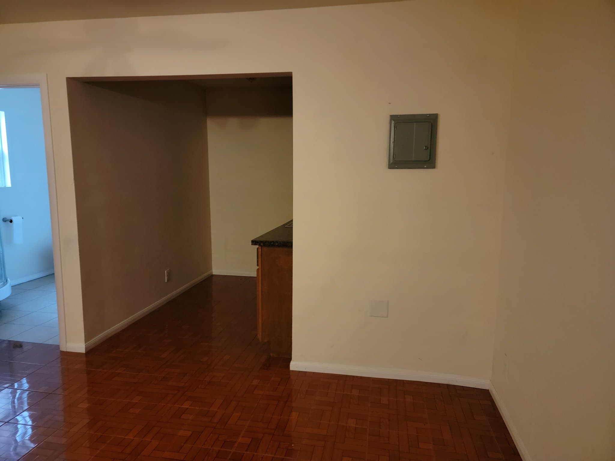Burbank Other: 206 W. Cedar Ave