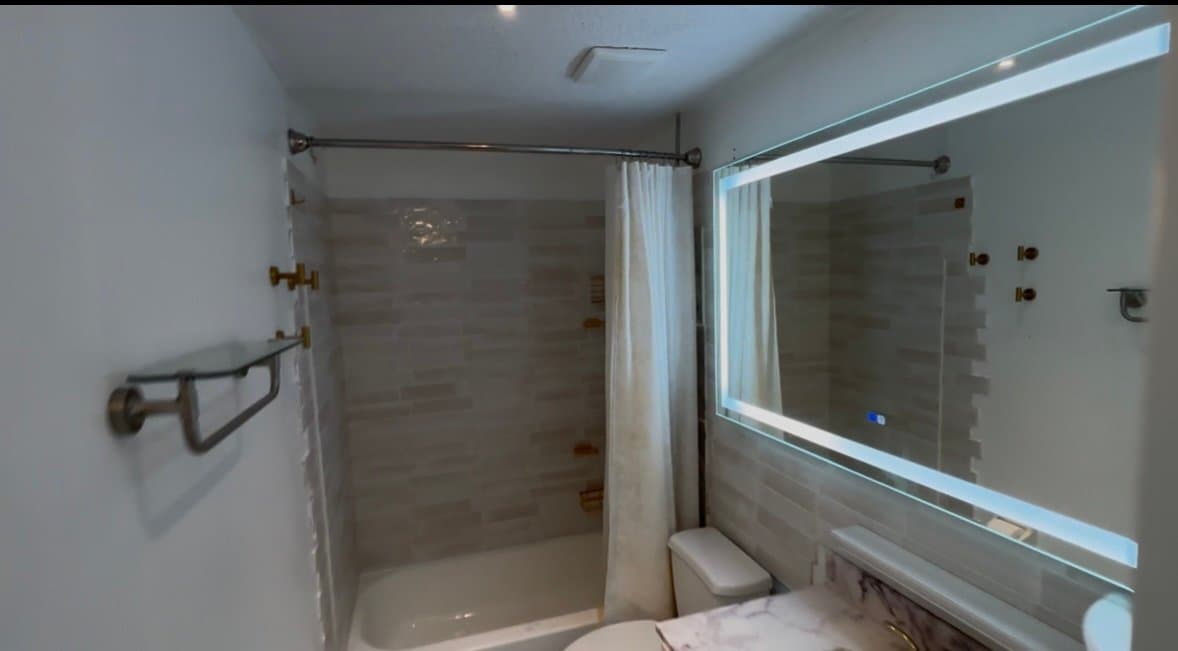 Woodbury Condo: 272 Cambria CT