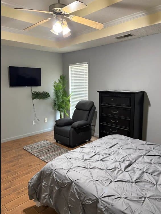 Riverdale Single Room: 7139 Highway 85