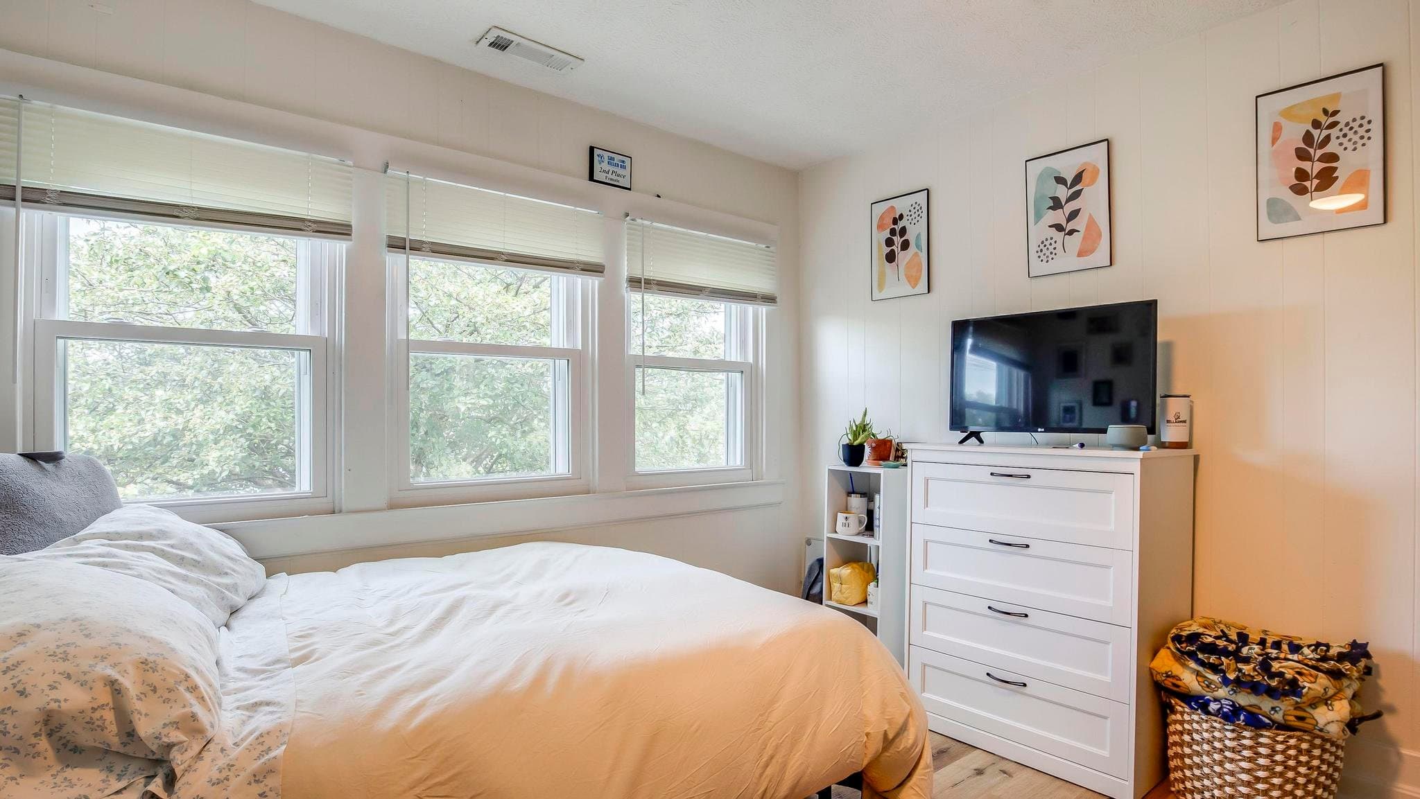 Louisville House: 2229 S Shelby St