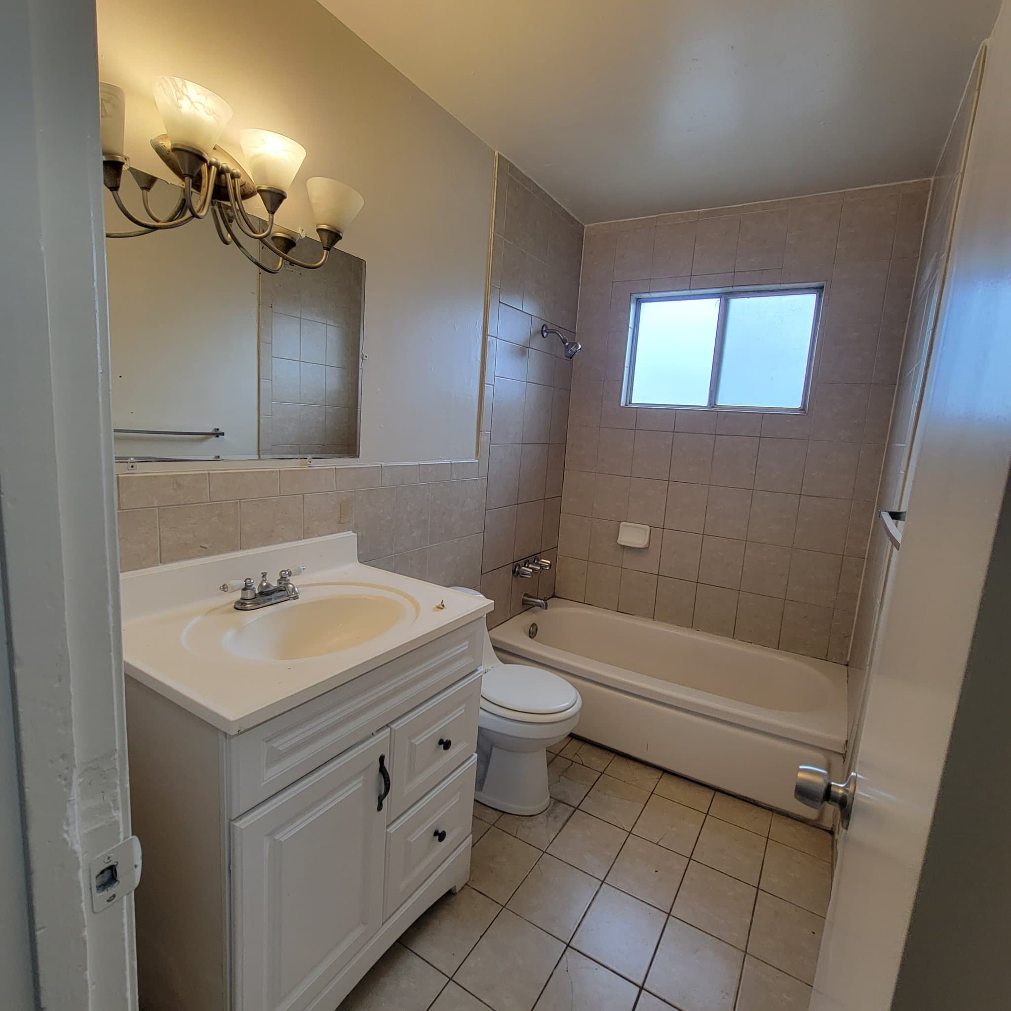 Fresno Apartment: 1321 E. San Bruno Ave