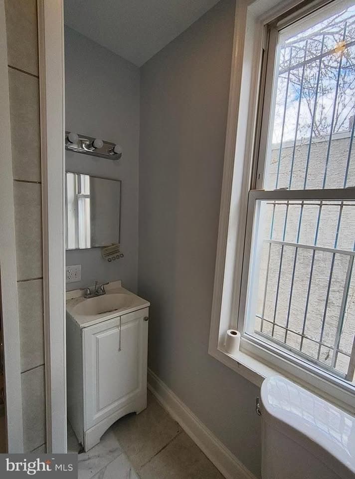 Philadelphia Multiplex: 3715 N 15th St Unit 2A