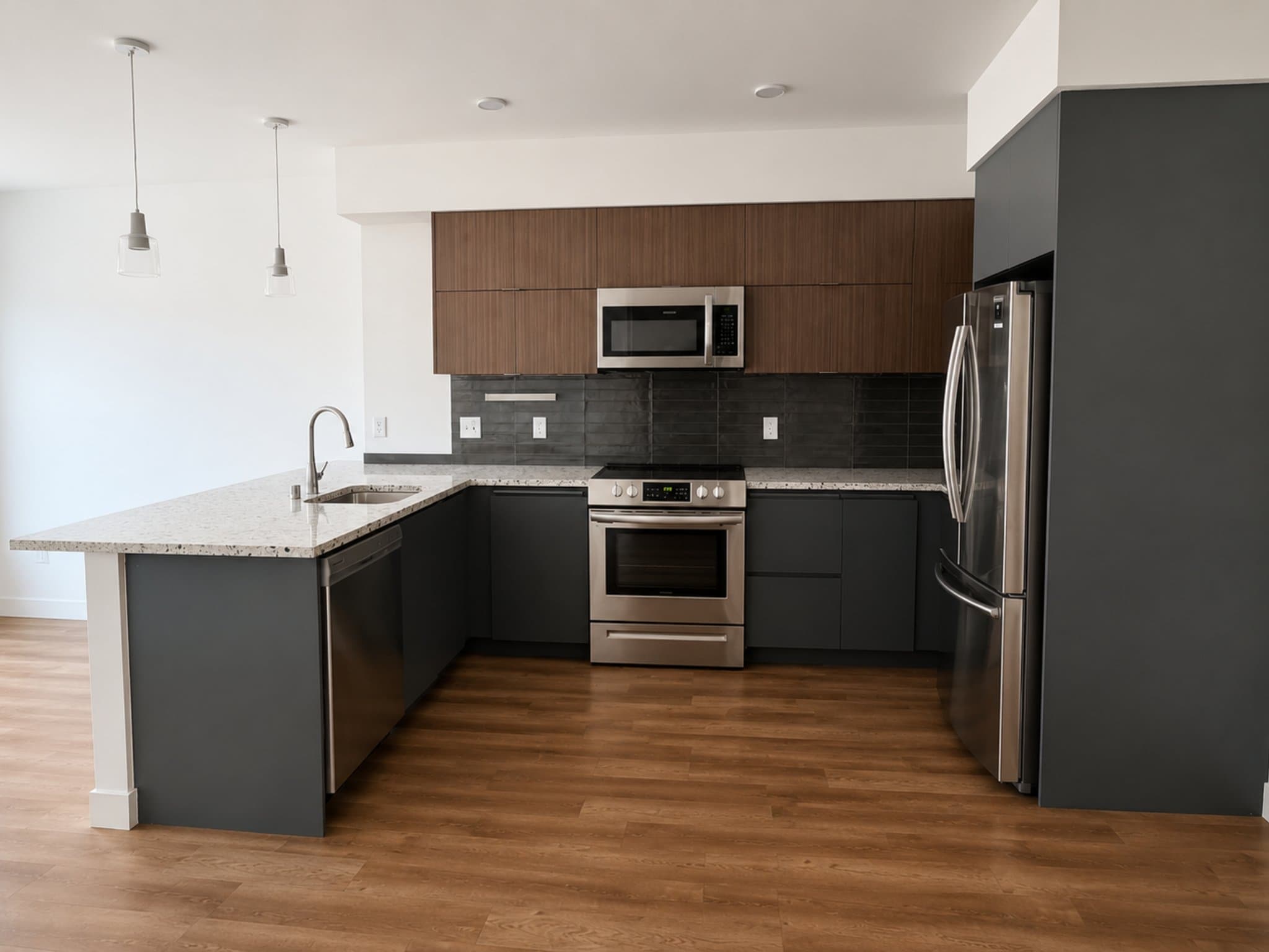 Los Angeles Apartment: 2880 James M Wood Blvd