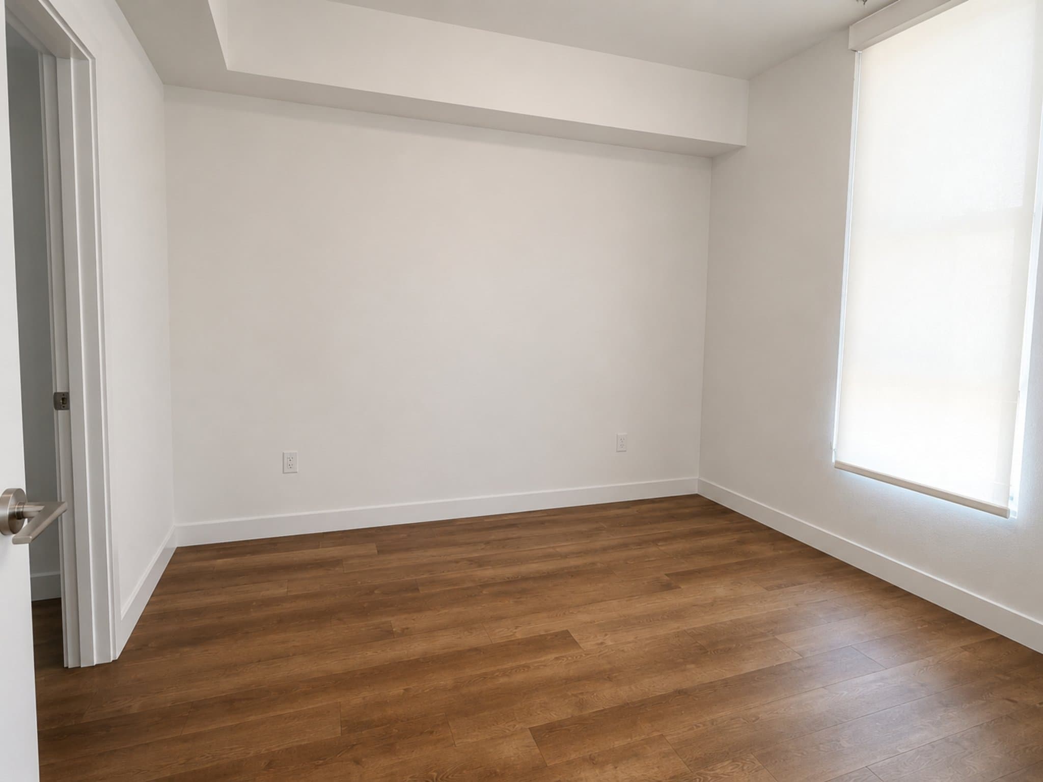 Los Angeles Apartment: 2880 James M Wood Blvd