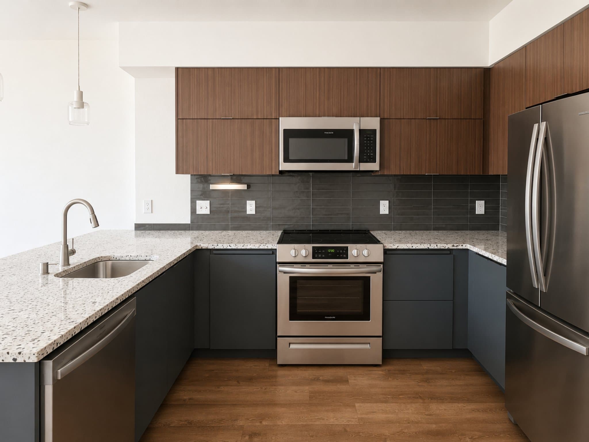 Los Angeles Apartment: 2880 James M Wood Blvd