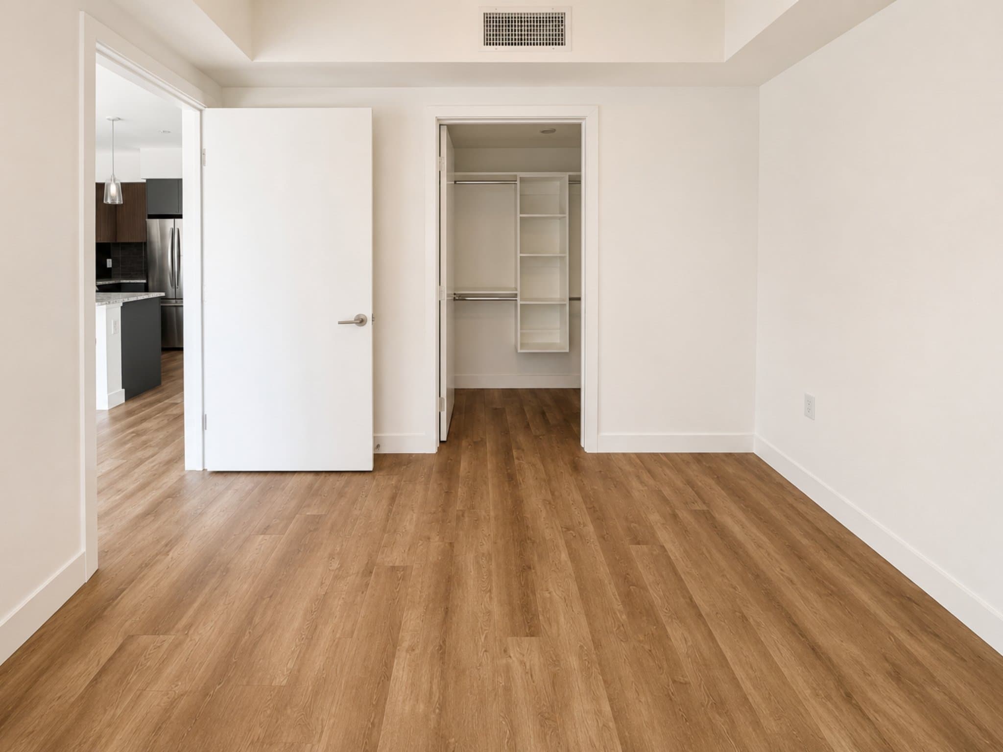 Los Angeles Apartment: 2880 James M Wood Blvd