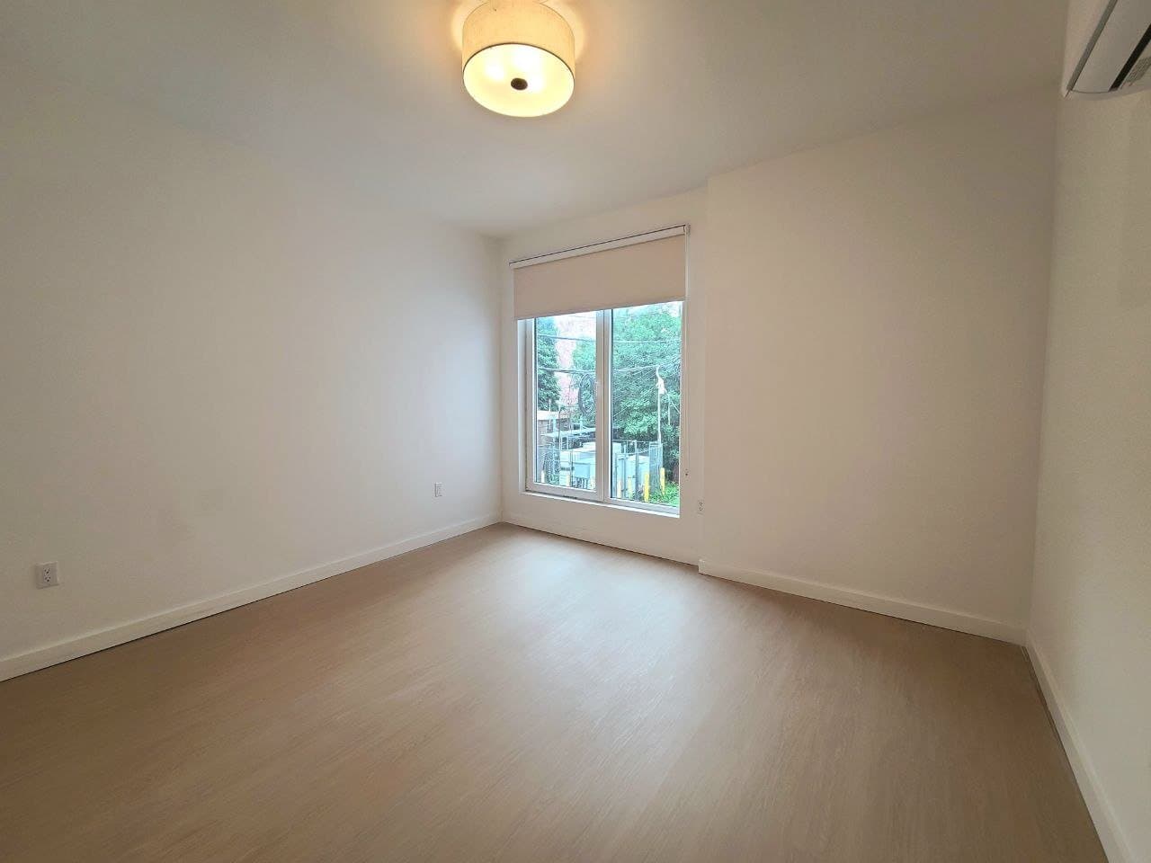 Newark Apartment: 75 webster st