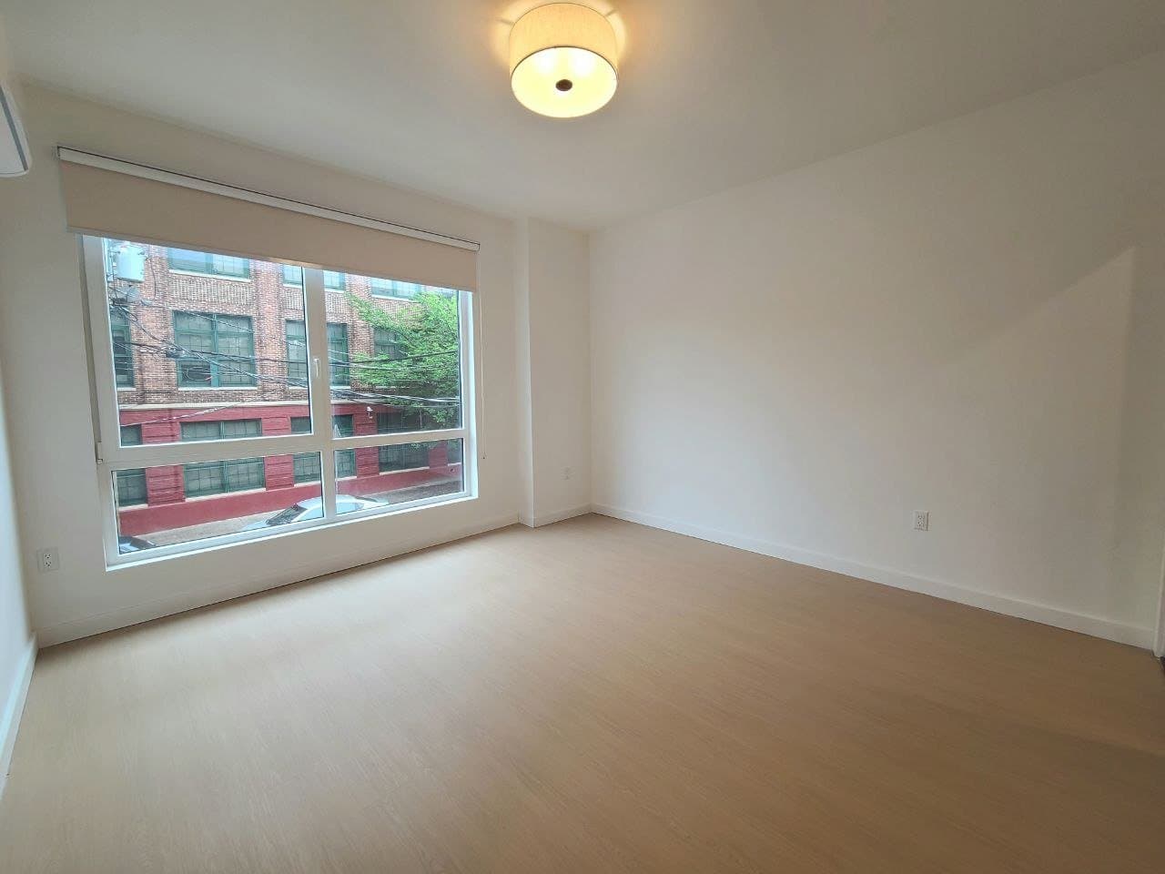 Newark Apartment: 75 webster st