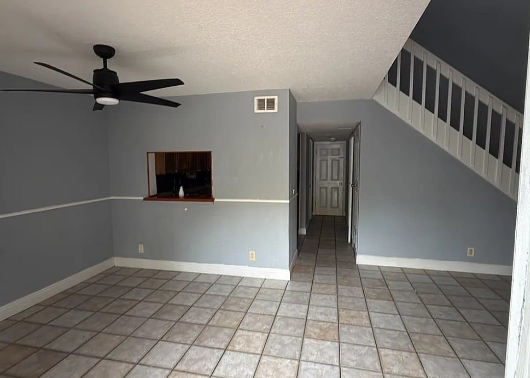 Palm Beach Gardens Single Room: 9242 Green Meadows Way