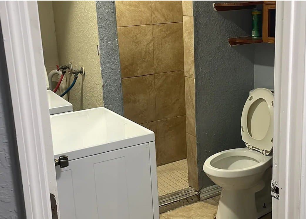 Palm Beach Gardens Single Room: 9242 Green Meadows Way