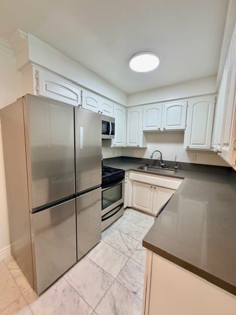 Glendale Apartment: 1595 E. Chevy Chase Drive Glendale, CA 91206