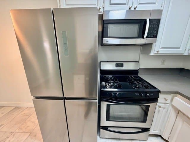 Glendale Apartment: 1595 E. Chevy Chase Drive Glendale, CA 91206