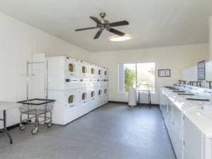 Vista Condo: 800 E Bobier Dr